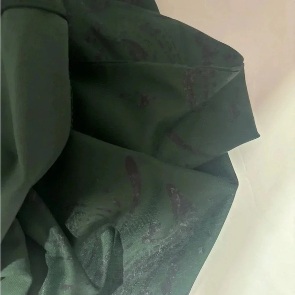 Peter Millar Crown Sport Summer Comfort Green BLSM  Print Polo Size Extra Large - Picture 9 of 9